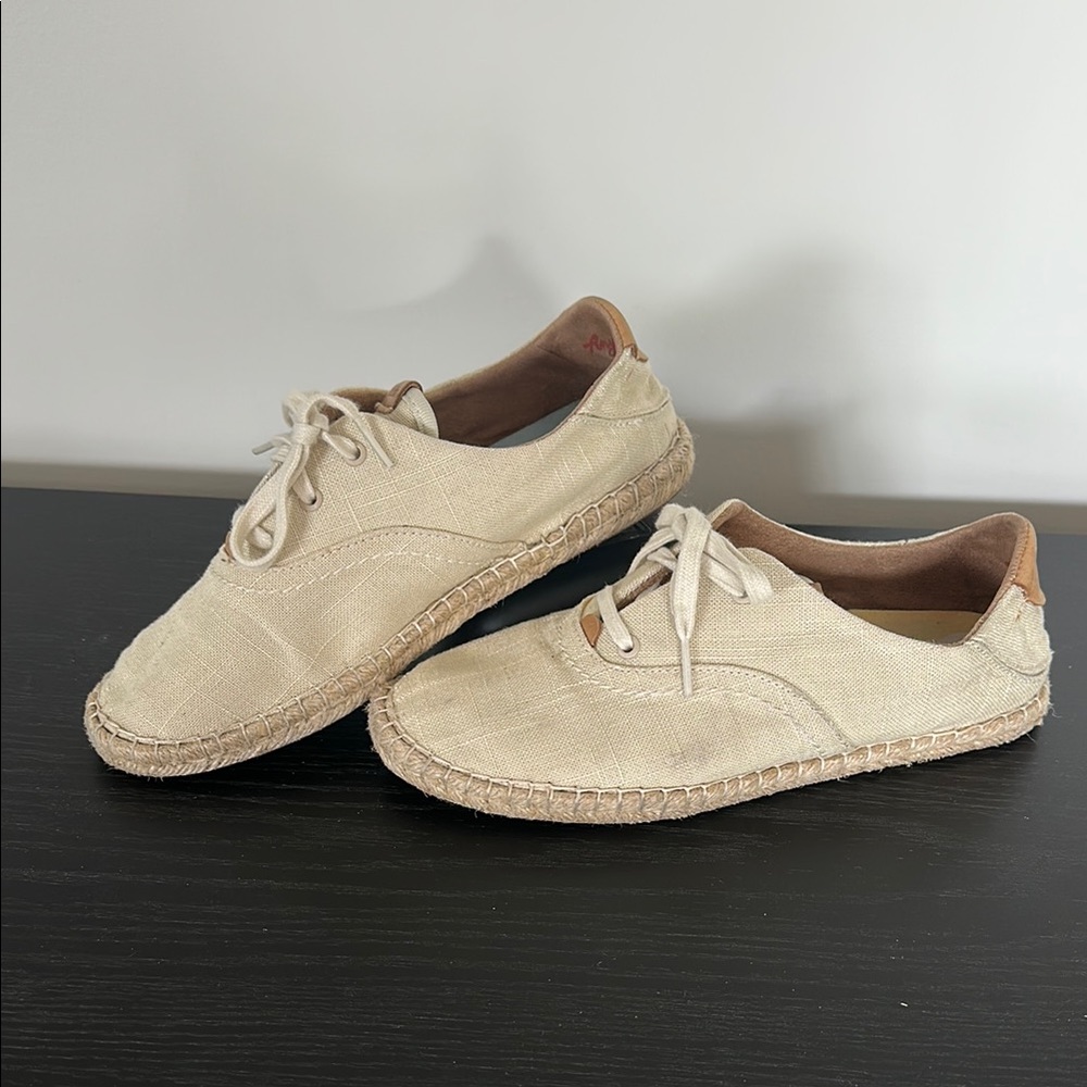 OluKai women’s 8.5 Kaula pa’a li